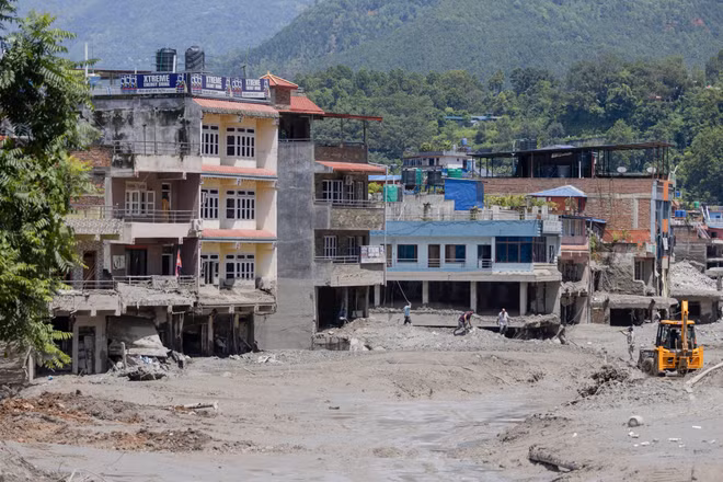Hiện trường lũ quét tàn phá nghiêm trọng ở khu vực Nuwakot, Nepal ngày 27/8/2026. (Ảnh: THX/TTXVN) 