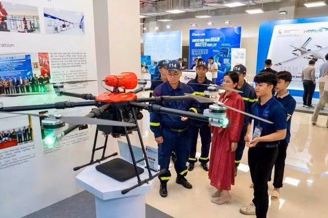 Sản phẩm UAV hỗ trợ phòng cháy, chữa cháy tích hợp AI của doanh nghiệp Việt Nam (Ảnh TÙNG ĐINH)