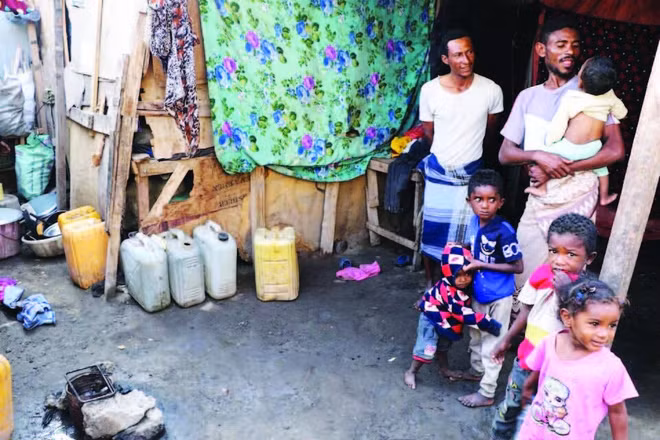 Người dân Yemen sống trong điều kiện khó khăn bởi xung đột.