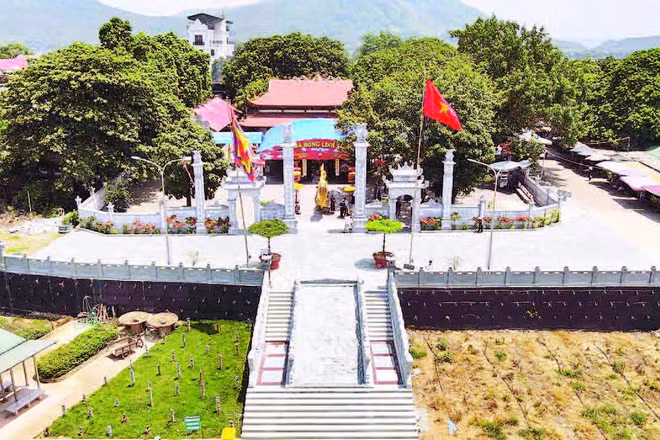Quang cảnh đền Cô Bơ ở Thanh Hóa.