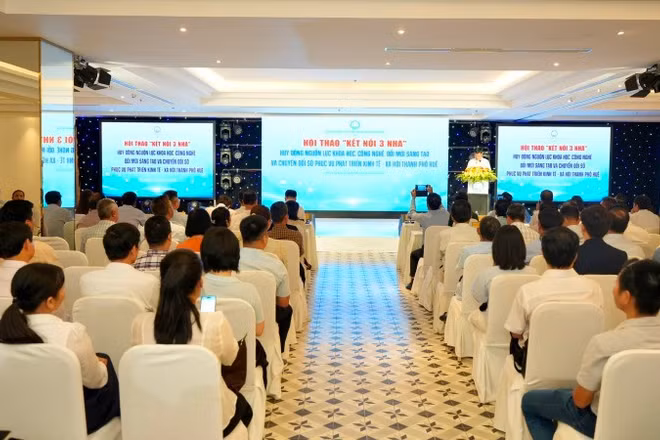 Hội thảo “Kết nối 3 nhà - Huy động nguồn lực khoa học, công nghệ, đổi mới sáng tạo và chuyển đổi số phục vụ phát triển kinh tế-xã hội thành phố Huế” diễn ra chiều 2/7 tại Huế. 