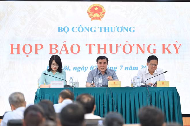 Họp báo thường kỳ Bộ Công Thương chiều 7/7. (Ảnh: BCT)