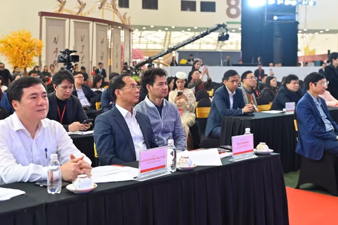 Phó Thủ tướng Bùi Thanh Sơn dự tổng duyệt Lễ bế mạc Hội chợ Mùa Xuân 2026.