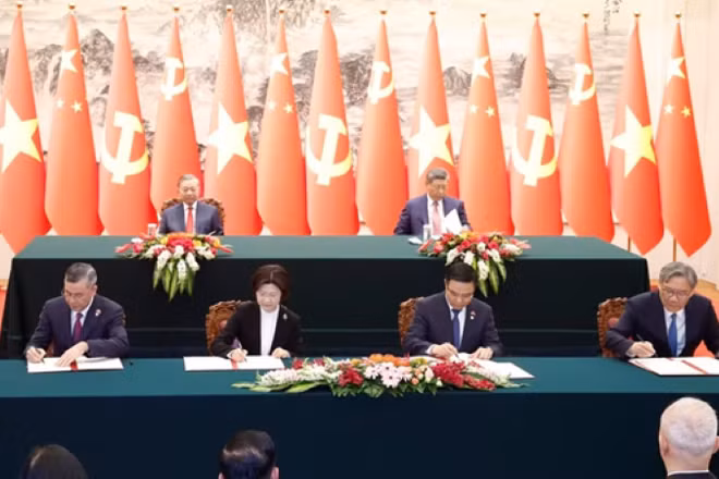 Việt Nam-Trung Quốc: Ký kết 2 văn kiện quan trọng, định hình tương lai chuỗi cung ứng.