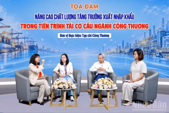 Tọa đàm “Nâng cao chất lượng tăng trưởng xuất nhập khẩu trong tiến trình tái cơ cấu ngành Công thương”. (Ảnh: Kim Dung)