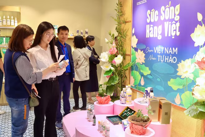 Khai mạc Không gian trưng bày, livestream “Sức sống hàng Việt” lần thứ 2.