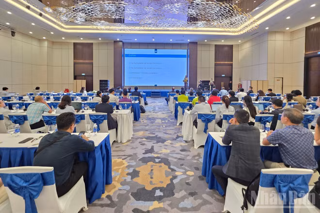 Hội nghị chuyên sâu ngành bán dẫn với chủ đề “Thúc đẩy ngành điện tử Việt Nam tiến vào kỷ nguyên mới”. (Ảnh: KIM DUNG)