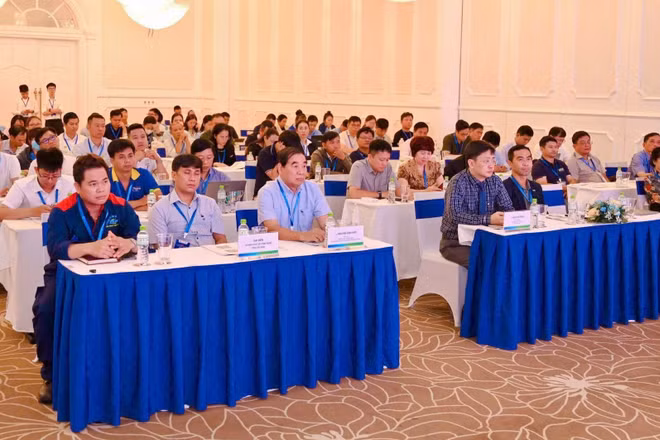 Hội thảo “Tiết kiệm năng lượng trong công nghiệp: Từ chính sách đến hành động thực tiễn”. (Ảnh: Bộ Công thương)