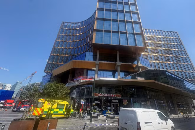 Hiện trường vụ cháy tại tòa nhà OXY ở Brussels, Bỉ ngày 14/7/2026. (Ảnh: THX/TTXVN)