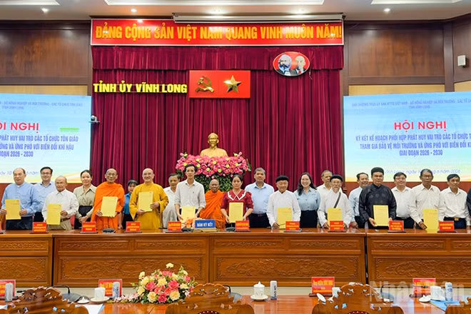Lễ ký kết bảo vệ môi trường. 