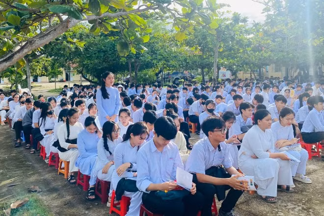 Tất cả học sinh trên địa bàn tỉnh Đắk Lắk nghỉ học từ chiều ngày 6/11 đến hết ngày 7/11 để chủ động phòng, tránh bão số 13. 
