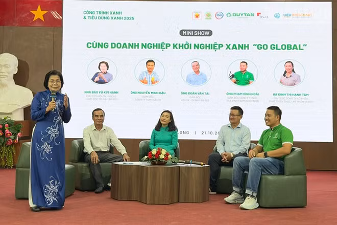 Doanh nghiệp tham gia talkshow khởi nghiệp xanh.