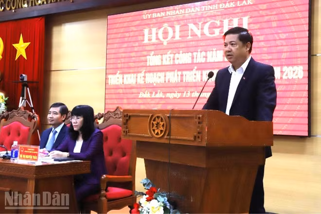 Bí thư Tỉnh ủy Đắk Lắk Lương Nguyễn Minh Triết phát biểu chỉ đạo tại hội nghị.