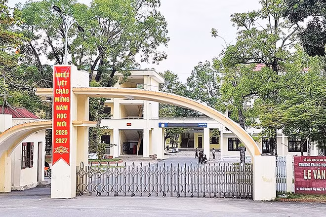 Ngôi trường mang tên Nhà sử học Lê Văn Hưu ở xã Thiệu Trung, tỉnh Thanh Hóa. 