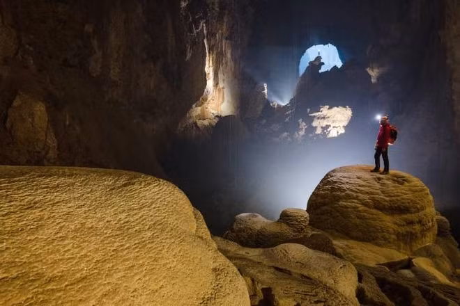 Hang Sơn Đoòng- hang động lớn nhất thế giới.