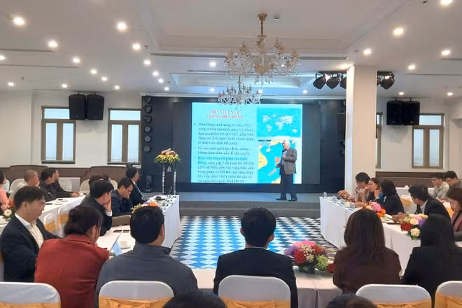Diễn đàn “Khai thác và sử dụng hợp lý tài nguyên biển và hải đảo Việt Nam” thu hút rất đông sự tham gia của đại diện chính quyền và ngư dân tỉnh Quảng Trị.