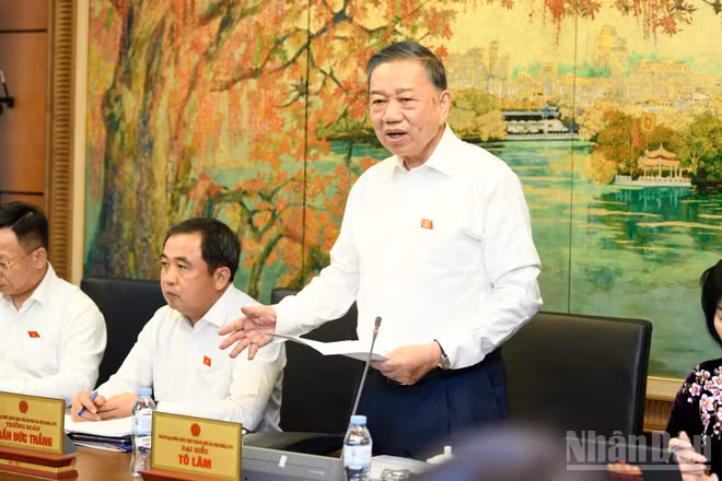 Tổng Bí thư, Chủ tịch nước Tô Lâm phát biểu trong phiên thảo luận tổ sáng 17/10. (Ảnh: DUY LINH)