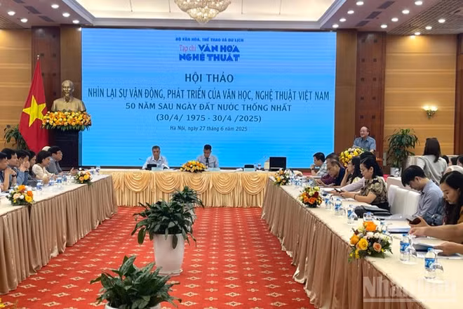 Hội thảo nhìn lại sự vận động, phát triển của văn học, nghệ thuật Việt Nam 50 năm sau ngày đất nước thống nhất. 