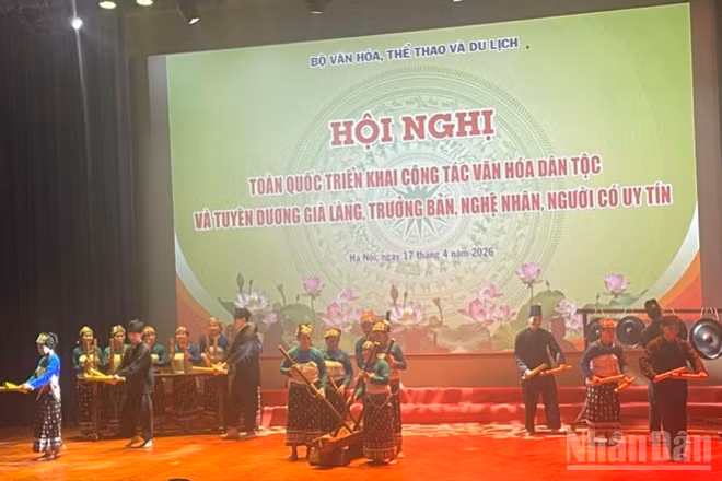 Chương trình văn nghệ chào mừng hội nghị. 