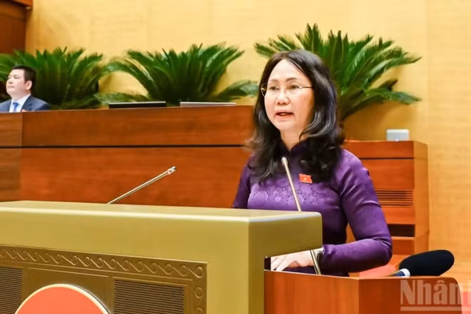 Bộ trưởng Văn hóa, Thể thao và Du lịch Lâm Thị Phương Thanh tại phiên họp. (Ảnh: Duy Linh)