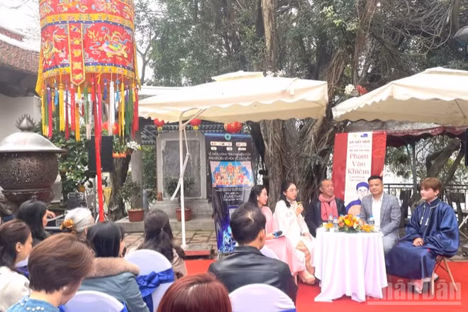 Quang cảnh buổi ra mắt dự án về thực hành tín ngưỡng thờ Mẫu Tam Phủ.