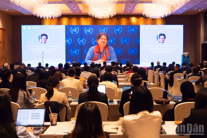 Phó Tổng Thư ký Liên hợp quốc Elinor Hammarskjöld có bài phát biểu ghi hình tại phiên khai mạc diễn đàn.