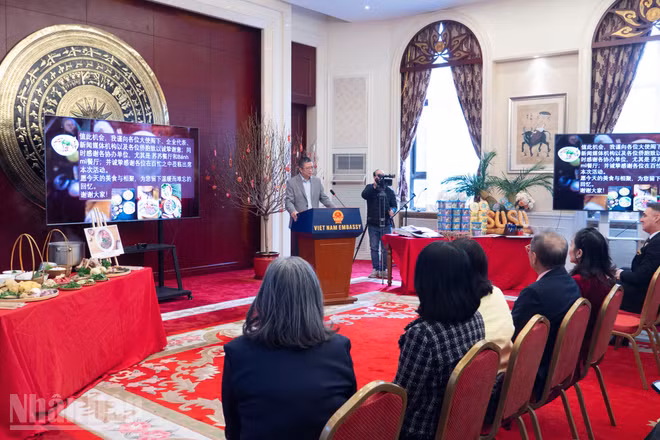Đại sứ Phạm Thanh Bình phát biểu tại sự kiện “Ngày Phở Việt Nam” tại Bắc Kinh.