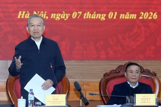 Tổng Bí thư Tô Lâm chủ trì buổi làm việc với Ban Chính sách, chiến lược Trung ương. (Ảnh: ĐĂNG KHOA)