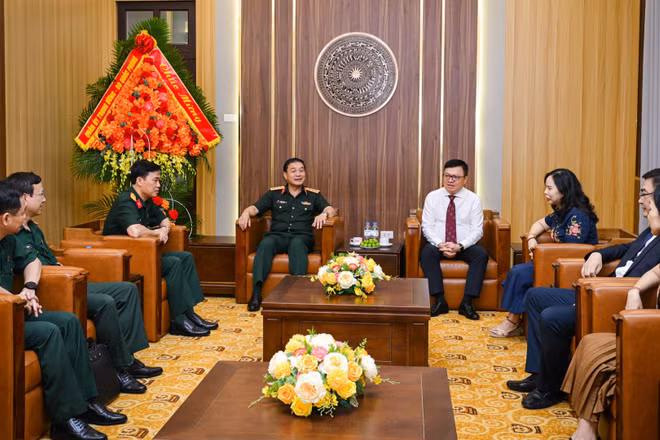 Quang cảnh buổi tiếp. (Ảnh: BẢO LONG)