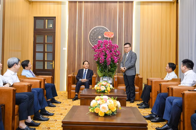 Tổng Biên tập Báo Nhân Dân Lê Quốc Minh phát biểu tại buổi tiếp Đoàn công tác Ban Tuyên giáo và Dân vận Trung ương. (Ảnh: BẢO LONG)