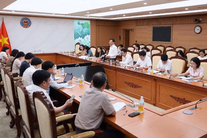 Các đại biểu tham dự Hội nghị lấy ý kiến đối với dự án Luật Trưng mua, trưng dụng tài sản (sửa đổi). (Ảnh: Mạnh Tuấn)
