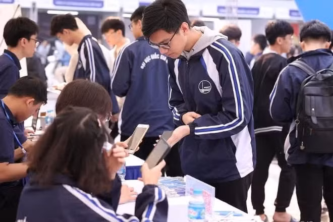 Chính sách tín dụng học sinh, sinh viên được đề xuất sửa đổi theo hướng mở rộng đối tượng và nâng mức hỗ trợ. (Ảnh: Báo Nhân Dân)