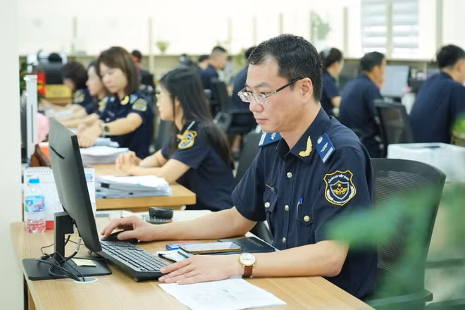 Mở rộng kết nối, chia sẻ dữ liệu nhằm hỗ trợ người dân, doanh nghiệp thực hiện thủ tục xuất nhập khẩu. (Ảnh: CHQ)