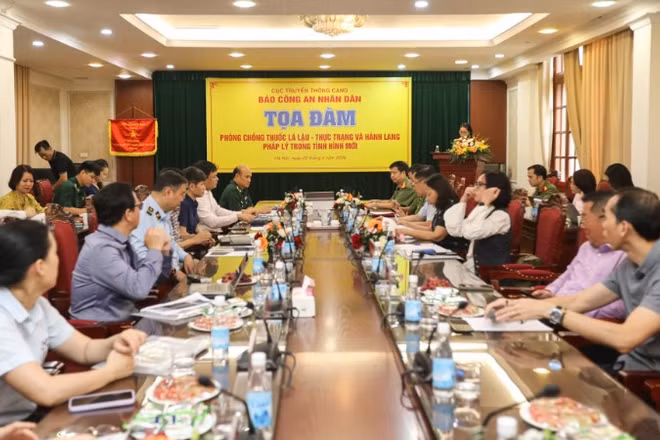 Toàn cảnh tọa đàm.
