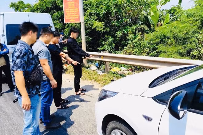 Các đối tượng cùng trong chuyên án MT268 bị lực lượng chức năng bắt giữ tại hiện trường ở Quảng Trị.