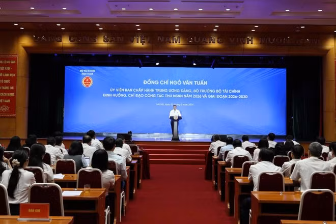 Toàn cảnh buổi làm việc của Bộ trưởng Tài chính Ngô Văn Tuấn với Cục Thuế. 