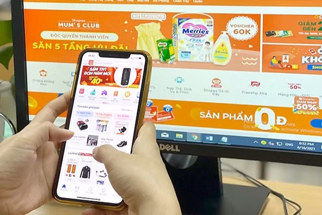 Hoạt động bán hàng trực tuyến thu hút đông đảo hộ, cá nhân kinh doanh tham gia. 