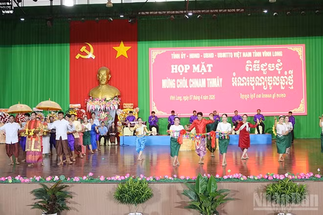 Tiết mục văn nghệ chào mừng đại biểu về dự họp mặt Chôl Chnăm Thmây 2026.