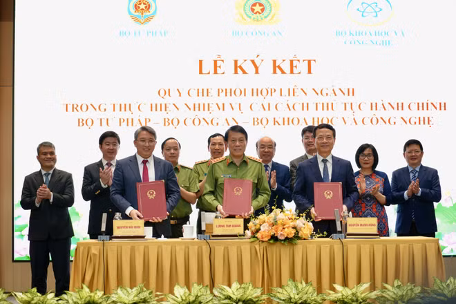 Bộ trưởng Bộ Công an - Bộ Tư pháp - Bộ Khoa học và Công nghệ ký kết Quy chế phối hợp liên ngành.