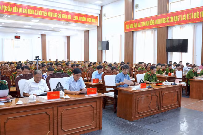 Các đại biểu tham dự Hội nghị. (Ảnh: HỮU ĐỆ)