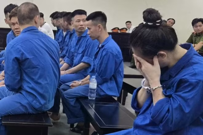 Các bị cáo tại phiên tòa.