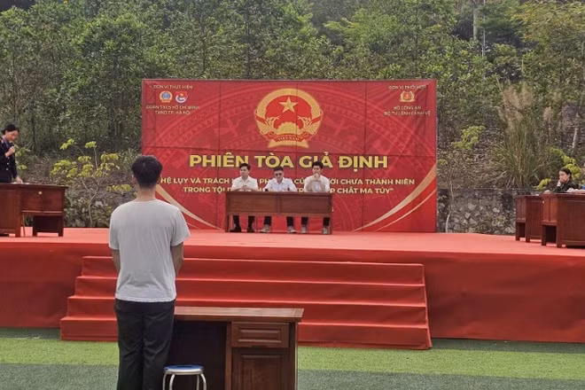 Quang cảnh phiên tòa giả định. (Ảnh: MẠNH HÙNG)