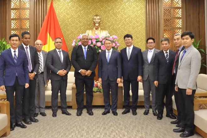 Lãnh đạo Bộ Tư pháp hai nước tại buổi tiếp.
