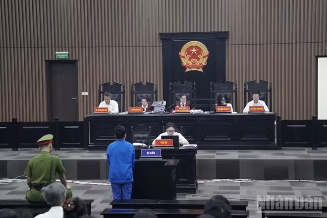 Quang cảnh phiên tòa.