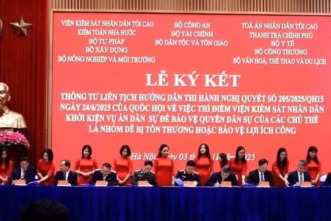 Các cơ quan ký Thông tư liên tịch về thí điểm Viện kiểm sát nhân dân khởi kiện vụ án dân sự. (Ảnh: TL)