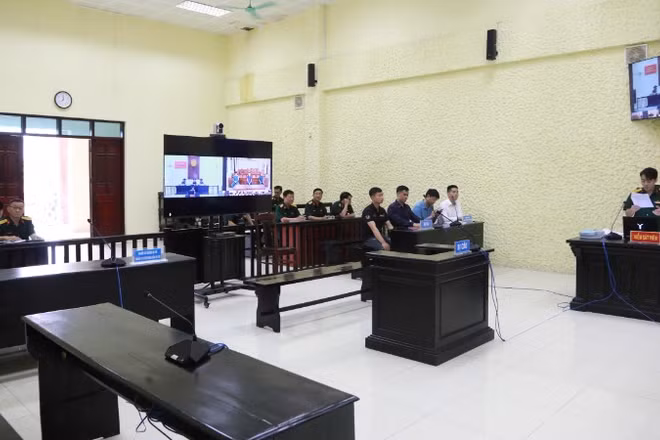 Quang cảnh phiên tòa.