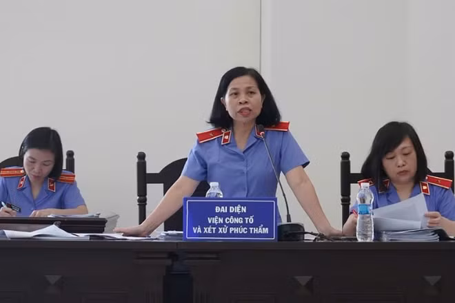 Đại diện Viện Kiểm sát luận tội.
