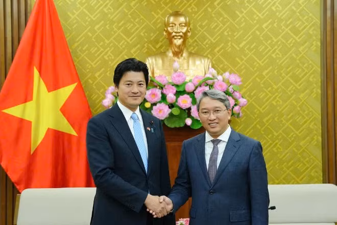 Bộ trưởng Tư pháp Việt Nam và Thứ trưởng Tư pháp Nhật Bản tại buổi tiếp.