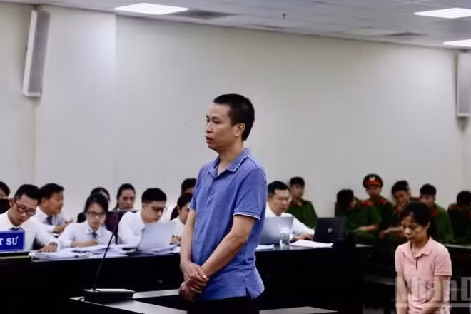 Bị cáo Phạm Vũ Khiêm, Giám đốc Công ty Herbitech, tại tòa.