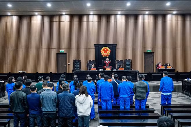 Hội đồng xét xử tuyên án sơ thẩm.